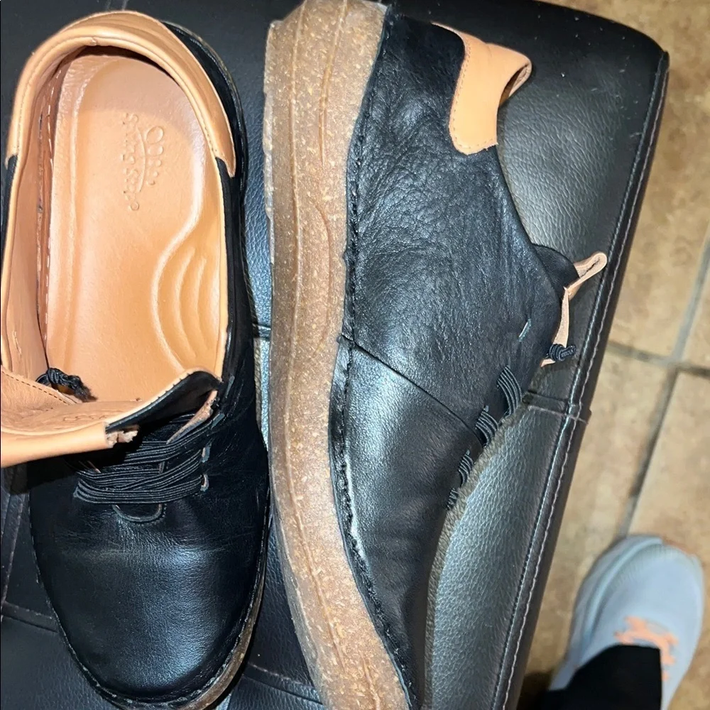 Spring Step Black Leather Men’s Chukka Boots with Tan Lining